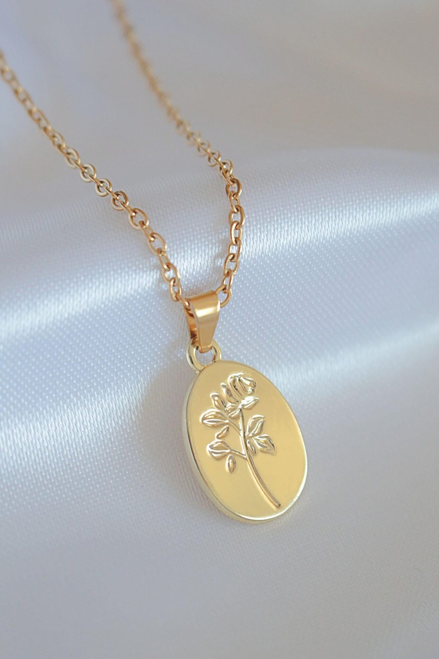 Elegant and Classy Floral Necklace with Coin Pendant